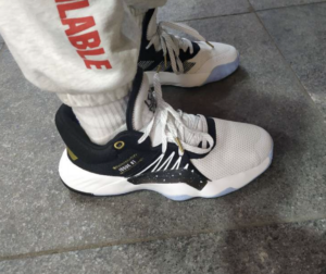 Giay Adidas D.O.N Issue 1 'White Black' FV6138