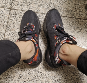 Giay Adidas Alphabounce 1 'Black Scarlet' GZ8991