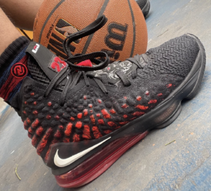 Giay Nike LeBron 17 EP 'Infrared VI 'Black' BQ3178-006