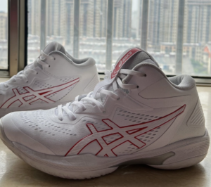 Giay Asics Gelhoop V15 'White Classic Red' 1063A063-101