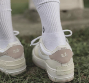 Giay Nike Air Force 1 Shadow 'White Fossil Stone' FN3444-121