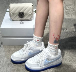 Giay Nike Air Force 1 'Chenille Swoosh - Blue Tint' FJ4567-100