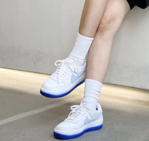 Giay Nike Air Force 1 'Chenille Swoosh - Blue Tint' FJ4567-100