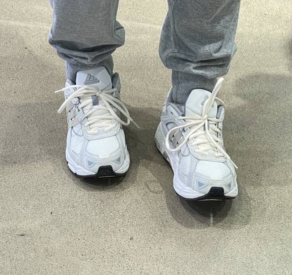 Giay Adidas Response CL 'Crystal White' GZ1562