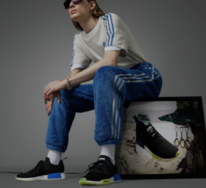 Giay Adidas NMD_R1 x Indigo Herz 'Into the Metaverse' IE1844