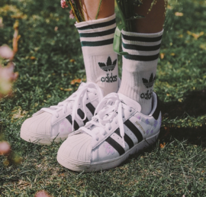 Giay Adidas Superstar 'Hanami' IG9648