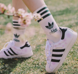 Giay Adidas Superstar 'Hanami' IG9648