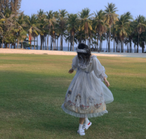 Dep Nike Jordan Hydro 4 Retro 'Red Metallic Gold' 532225-117