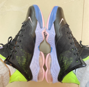 Giay Nike LeBron 19 Low 'Black Volt' DO9828-001