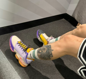 Giay Nike LeBron 19 Low 'Mismatch' DO9828-500