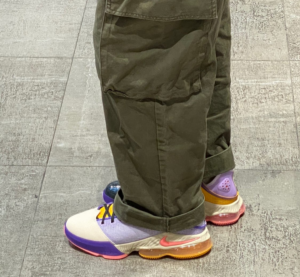 Giay Nike LeBron 19 Low 'Mismatch' DO9828-500