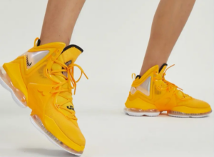 Giay Nike LeBron 19 'Hard Hat' DC9340-700