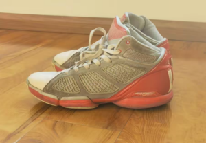 Giay Adidas D Rose 1.5 'Grey White Red' GY0257