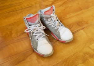 Giay Adidas D Rose 1.5 'Grey White Red' GY0257