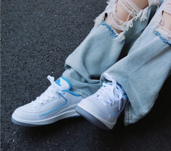 Giay Nike Air Jordan 2 Retro Low 'White Blue' FJ6869-104