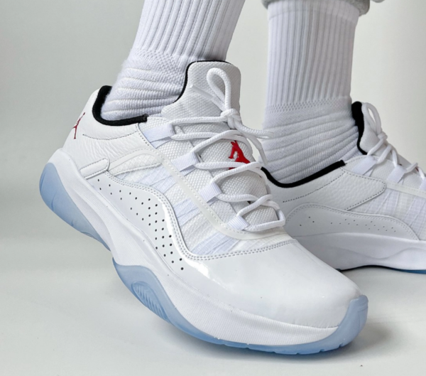 Giay Nike Air Jordan 11 CMFT Low 'White Varsity' DN4180-162