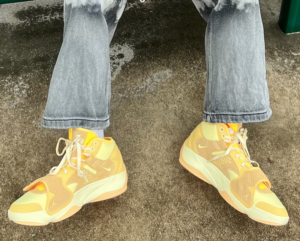 Giay Nike Air Jordan Zion 2 PF 'Full Moon' FJ2956-200