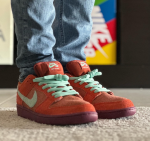 Giay Nike SB Dunk Low 'Mystic Red Rosewood' DV5429-601
