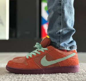 Giay Nike SB Dunk Low 'Mystic Red Rosewood' DV5429-601