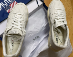 Giay Autry Medalist Low Goatskin 'White' AULM-GG04