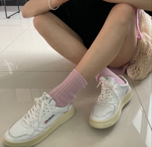 Giay Autry Medalist Low Goatskin 'White' AULW-GG04