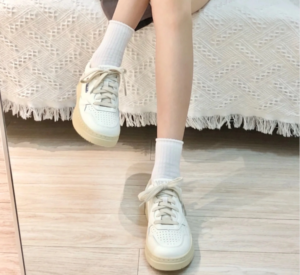 Giay Autry Medalist Low Goatskin 'White' AULW-GG04