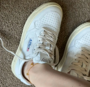 Giay Autry Medalist Low Goatskin 'White' AULW-GG04