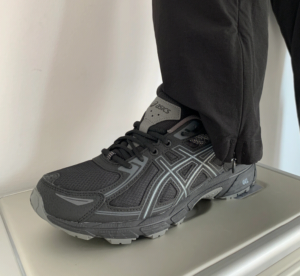 Giay Asics Gel-Venture 6 'Black' 1011B550-001