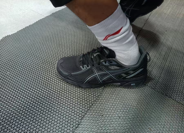 Giay Asics Gel-Venture 6 'Black' 1011B550-001