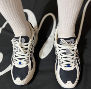 Giay Asics Gel-Venture 6 'Black' 1011B550-003