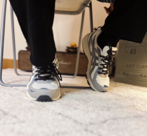 Giay Asics Gel-Venture 6 'Cream' 1011B550-100