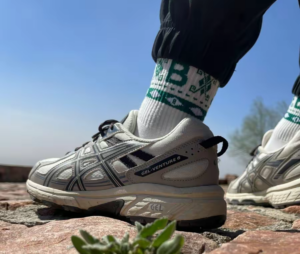 Giay Asics Gel-Venture 6 'Cream' 1011B550-100