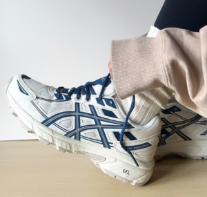 Giay Asics Gel-Venture 6 'White Blue' 1012B359-100