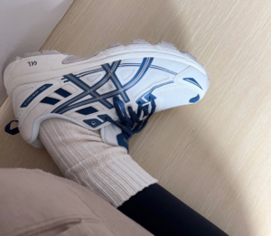 Giay Asics Gel-Venture 6 'White Blue' 1012B359-100