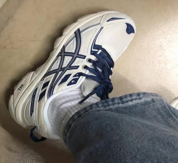 Giay Asics Gel-Venture 6 'White Blue' 1012B359-100