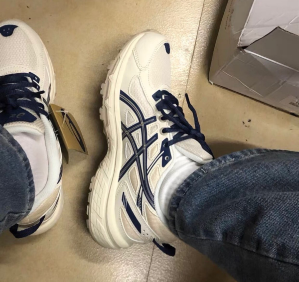 Giay Asics Gel-Venture 6 'White Blue' 1012B359-100