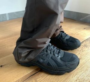 Giay Asics Gel-Venture 6 'Black' 1011A951-001