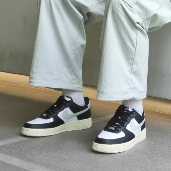Giay Nike Air Force 1 07 'Black White Milk' FQ6848-101