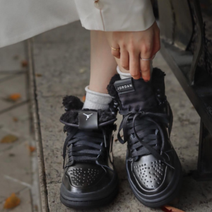 Giay Nike Air Jordan 1 Acclimate 'Triple Black' DC7723-001