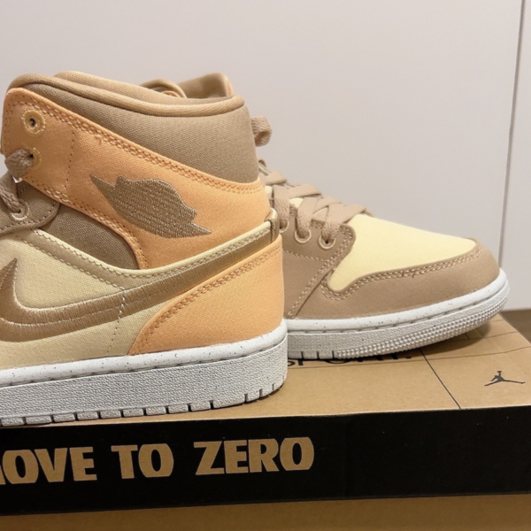 Giay Nike Air Jordan 1 Mid SE 'Muslin Canvas' DV0427-102