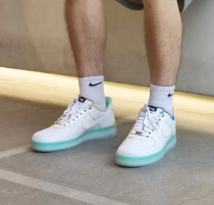 Giay Nike Air Force 1 '07 Premium 'Unlock Your Space' FJ7066-114