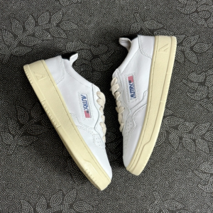 Giay Autry Medalist Low Leather 'White Black' AULM-LL22