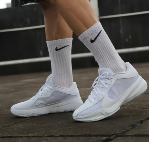 Giay Nike Zoom Freak 5 'Triple White' FN7306-100