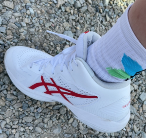 Giay Asics Gelhoop V15 'White Classic Red' 1063A063-104