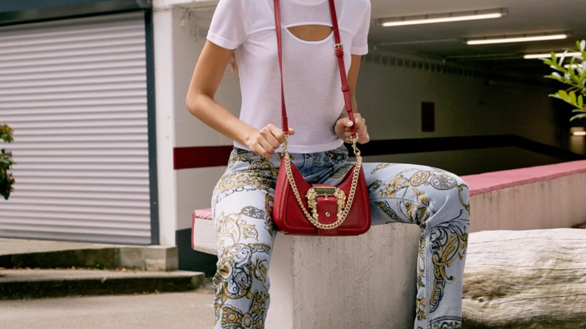 Hinh anh 11: Tai sao tui Versace Jeans Couture lai duoc ua chuong den vay?