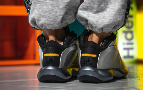 Giay Adidas Crazy 1 OG 'Metallic Silver' GY2410