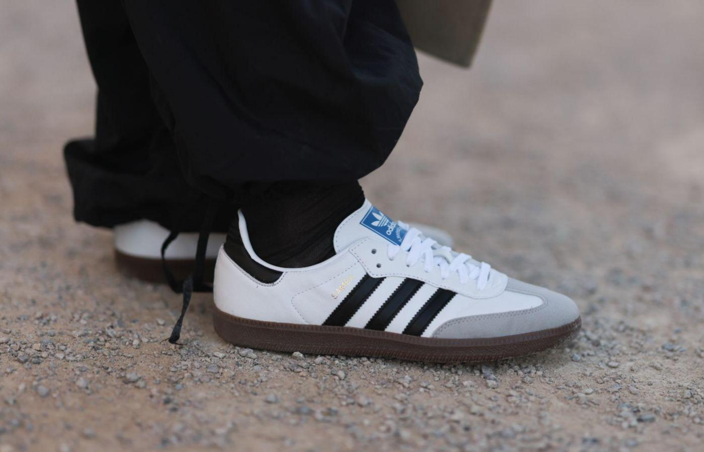 Adidas Samba OG có gì đặc biệt mà thu hút đến vậy? Hinh anh 2: Adidas Samba OG co gi dac biet ma thu hut den vay?