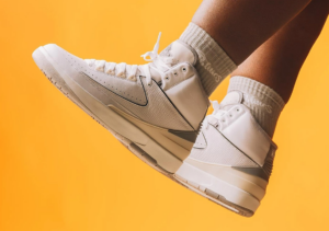 Giay Nike Air Jordan 2 Retro 'Cement Grey' DQ8562-100