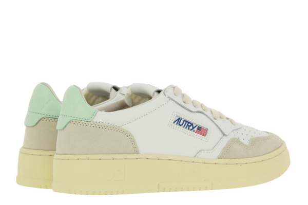 Giay Autry Medalist Low 'White Light Blue' AULW-LS47