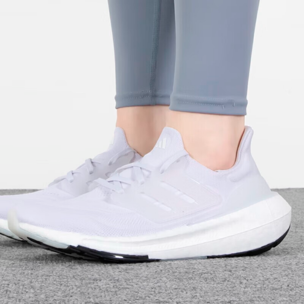 Giay Adidas Ultraboost Light 'Cloud White' GY9350